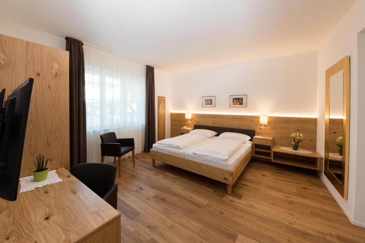 Hotel Teutschhaus Cortina Sulla Strada del Vino Exterior foto